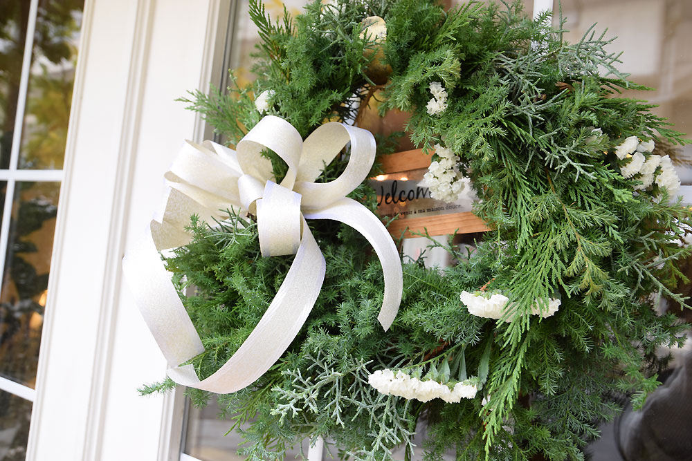 100均DIY 小さなクリスマスツリー アレンジメントの作り方 クリスマス手作り ダイソー セリア 100均造花