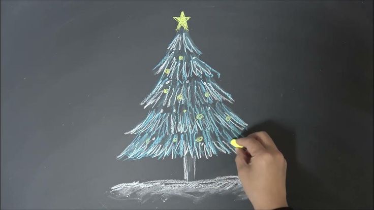 クリスマスツリーとペンダントライトと黒板に描かれた文字 10179009492 の写真・イラスト素材アマナイメージズ