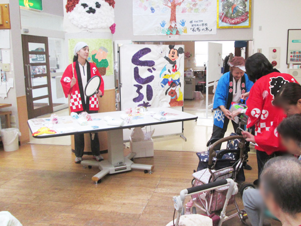 年中行事で、利用者様に季節を感じてもらいたい！平成３０年８月２４日、社会医療法人清風会の介護老人保健施設「おとなの学校岡山校」で夏祭りを行いました！社会医療法人清風會のプレスリリース