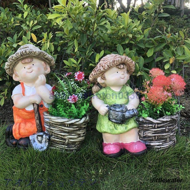 アンティークルームにやっとクリスマスツリーを飾りました。 慌ててやったので😅 オーナメントの位置が変です💦 あとで修正をヴィヴィアンアトリエモルタル造形モルタル造形教室ガーデニング 花のある暮らしガーデン 庭のある暮らしガーデニング花と緑の