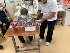 手指の運動で脳への刺激も！｢お月見ゲーム｣