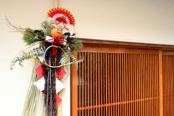 正月飾りはいつまで飾る？捨てるタイミングや処分方法についても解説 – コンパクトでおしゃれな雛人形・五月人形のぷりふあ