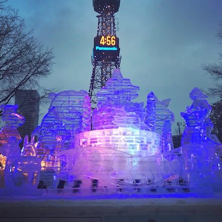 北海道 札幌市 さっぽろ雪まつり 大雪像 冬 イベント 大通公園 イルミネーション ライトアップの写真素材99513105- PIXTA