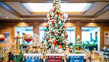 ホテル椿山荘東京で過ごす 特別なクリスマス！！ @hotelchinzansotokyo_weddingChristmas flowers🕊ホテル椿山荘東京ウェディングホテル椿山荘東京隠れハートを探して‼︎weddingbouqetロマンティッククリスマスクリスマスジオラマ会場装花ウェディング