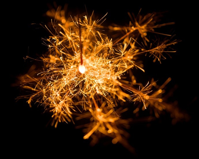 残り少ない夏を楽しもう！手持ち花火をiPhoneできれいに撮影するテクニック&おすすめアプリをご紹介 - isuta イスタ-私の“好き”にウソをつかない