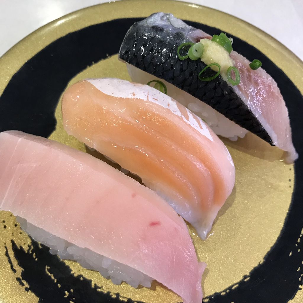 こんにちは🙋‍♀️寿デイサービスです！！🫶 そして、、、、、だいぶ過ぎてしまいましたが あけましておめでとうございます🙇‍♀️ 今年も寿デイサービスをどうぞよろしくお願い致します🤲今日の水中運動の様子です☺️ 泳ぎコース、歩行コースがあり 皆さんコーチ