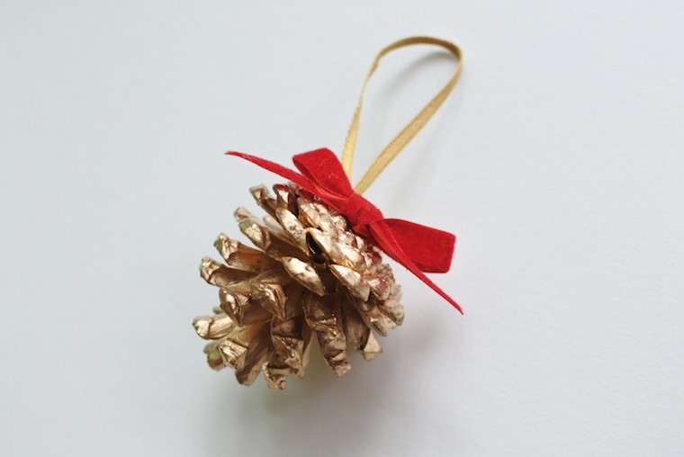 クリスマス 手芸 DIY オーナメント 材料包 飾り 松ぼっくり 鈴 クリスマスツリー 撮影道具2色卸売・問屋・仕入れの専門サイト NETSEA