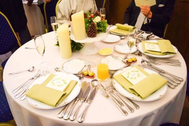 会場装花の相場っていくら？ お値段別 卒花の実例SNAP集ゼクシィ