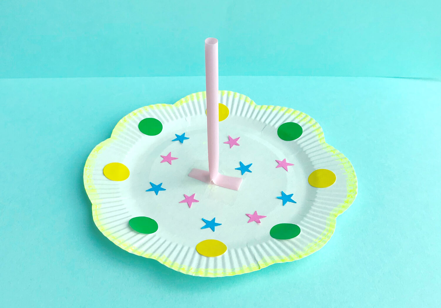 敬老の日 お絵かき皿 18cm 子供の絵 似顔絵 ギフト オリジナル イラスト 母の日 父の日 孫の絵 お絵描き おえかき 名入れ無料 天然木製 お皿1枚 プレート 誕生日 プレゼント 80代 祖父 祖母 孫から 2024 実用的 送料無料 子ども こども皿・盛器,中皿