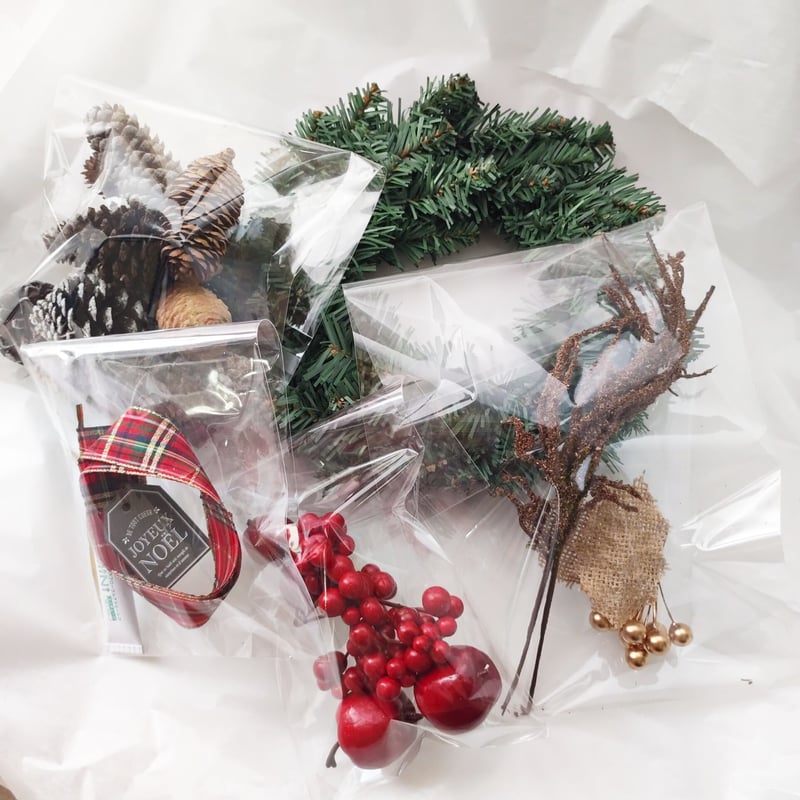 松ぼっくりとオーナメントのクリスマスリース Lサイズ - Art Salon Style'S GALLERYminne byGMOペパボ国内最大級のハンドメイド・手作り通販サイト