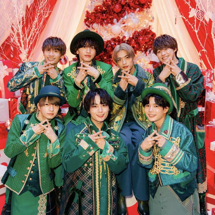 メリークリスマス🎄 こうゆうコスチュームとか ポーズとかメイクで自分の写真 SNSに上げる日はもう来ないと思ってました。30歳になったらノリノリでやってました。ないものねだり若い時より今の方が楽しんでるサンタコスサンタコスプレ🎅merrychristmas메리