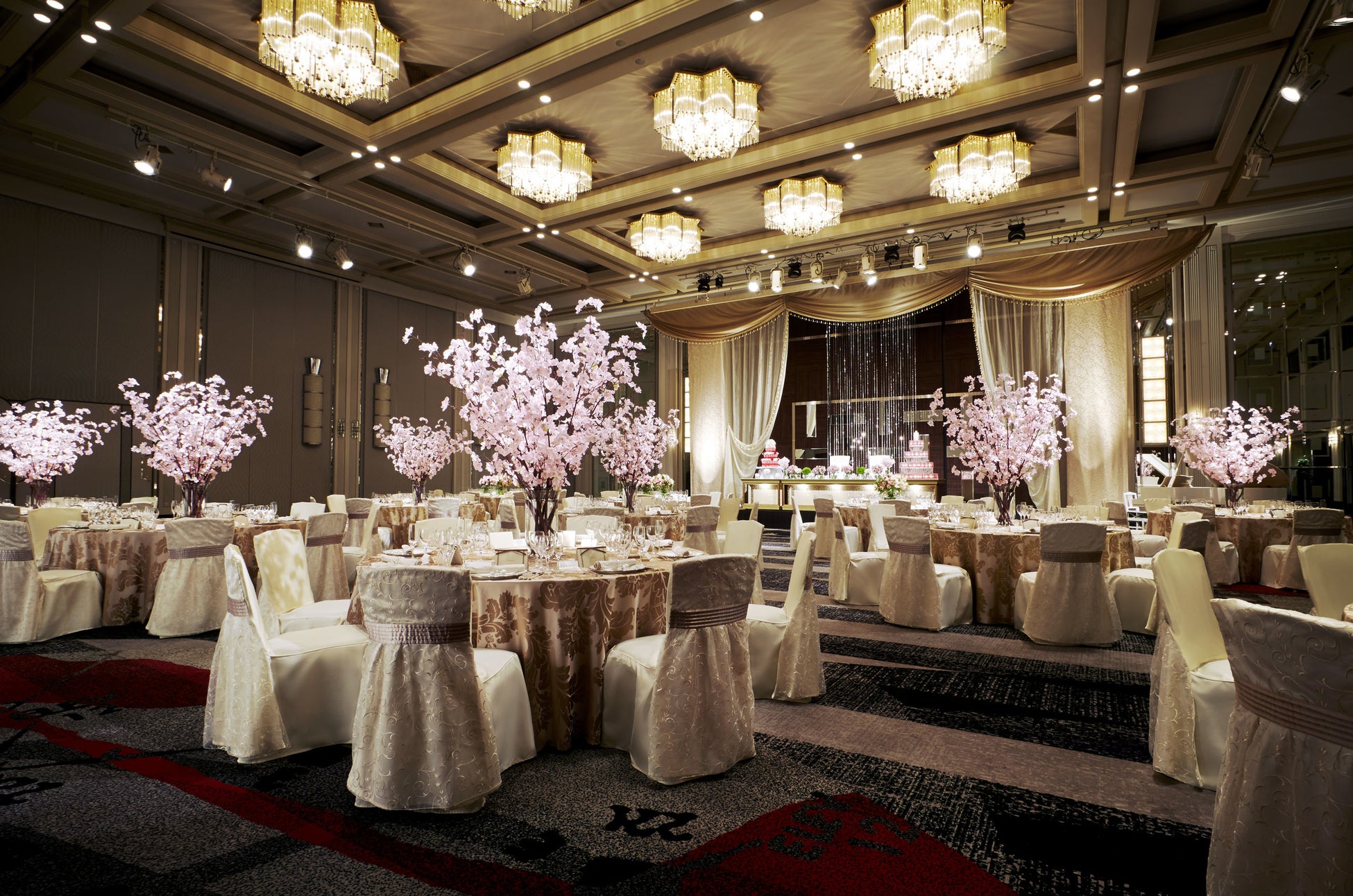 春の結婚式！季節感たっぷりのアイデア6選＆メリット・デメリット