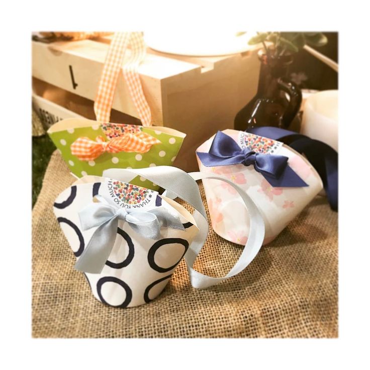 ケーキ入刀用装飾、プチギフト入れをDIY三重県四日市市のウェディング、1.5次会、二次会の幹事代行UNIVERSAL BRIDALPRODUCE-ユニバーサル ブライダル プロデュース