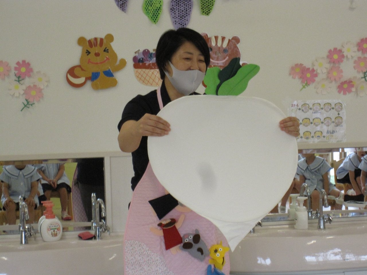 R040907suzu8・9月誕生会出し物