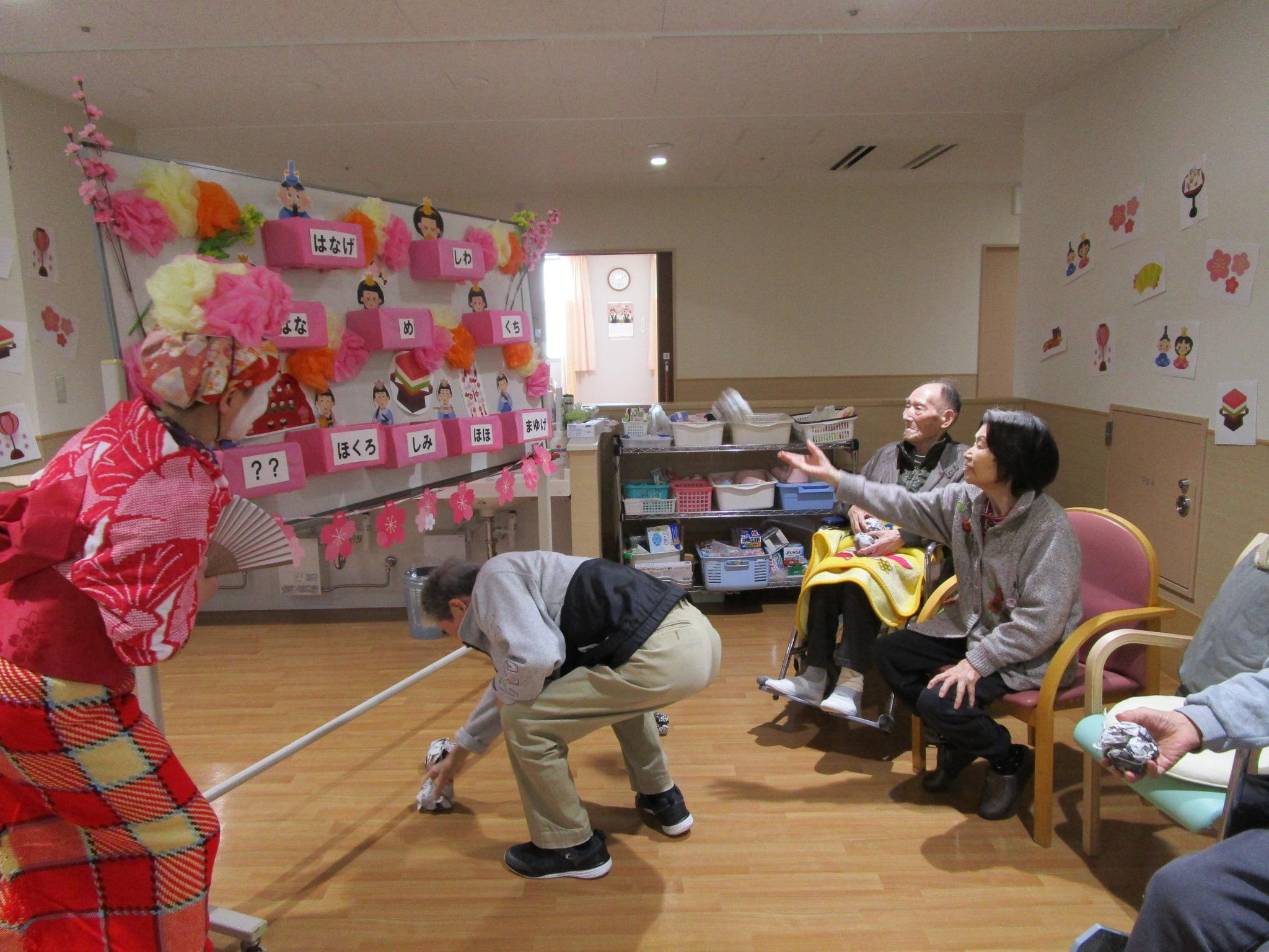 地域密着型デイサービス名古屋市南区さふらん桜本町レクリエーションひな壇ゲーム ひな祭りTikTok