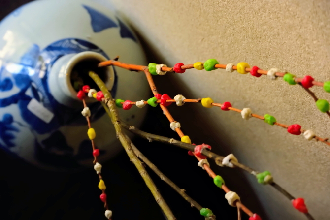 🍡『小正月飾り』がロビーでお出迎え🐡 2025年 皆様が、 安全で楽しいキャンプができますようにと 願いを込めて飾り付けました✨😌尾花沢は、週末にかけて雪予報 週末にオープンする徳良湖SNOWLANDの準備も 着々とすすんでます❗🛷🧒⛄ キャンプ場も雪中キャンプ