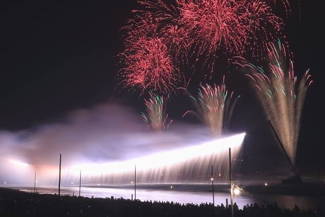 神奈川の花火特集2025 特集公式 神奈川県のお出かけ・観光・旅行サイト「観光かながわNOW」