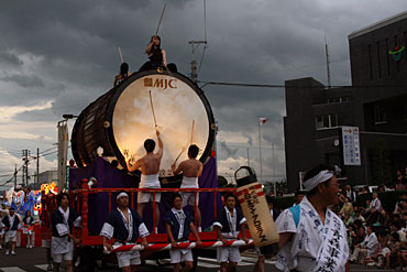 平川ねぷたまつりに出陣した「世界一の扇ねぷた」、の巻なんＳ１ブログ