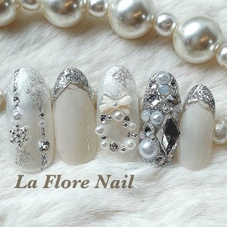 365日ネイル ホワイトクリスマスを願って 一足先にスノーネイルをエンジョイ♪美的.com