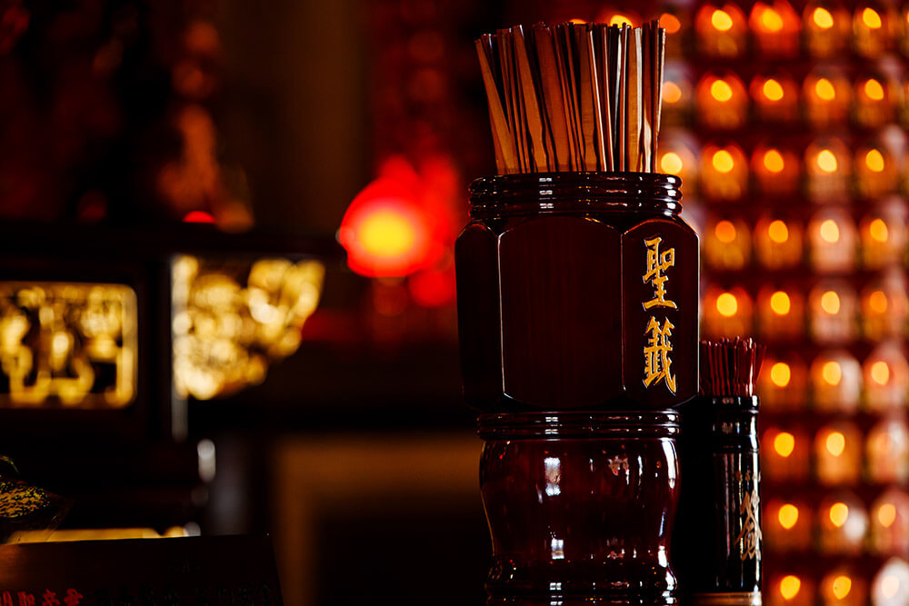 047 KLの関帝廟でおみくじを引いてみた。2015.8- 世界流離日記