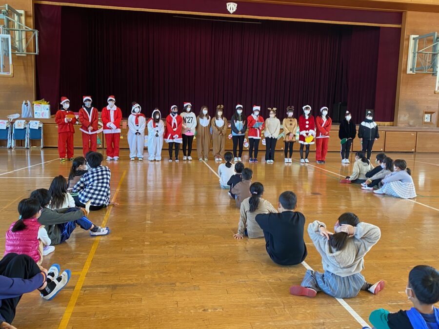 保育園で取り入れたい！クリスマスのゲーム・遊び15選 遊び方・ねらい解説 保育士・幼稚園教諭のための情報メディア ほいくis ほいくいず