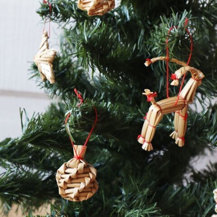 冬のモビール ❤︎ポインセチア③クリスマスカラー❤︎ ハンドメイド インテリア の通販 by Kokopelli's shopラクマ