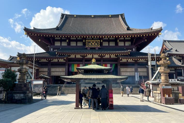 川崎大師で新年の決意を燃やす！2025年の幕開けフジムラコンテンポラリーアートブログ