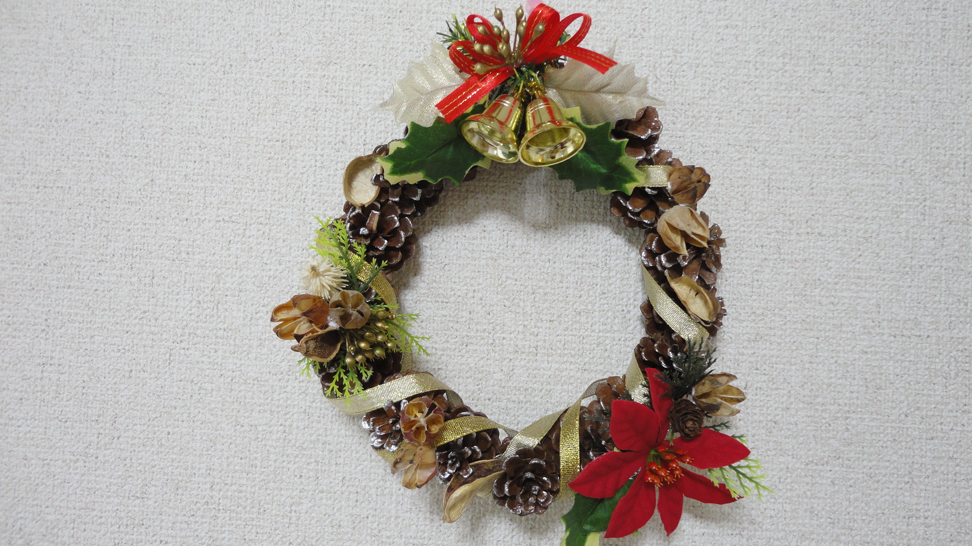 ｸﾘｽﾏｽﾘｰｽを手作り！100均ｾﾘｱ・ﾀﾞｲｿｰ材料で簡単おしゃれに作る方法＆ﾂﾘｰやo-ｵｰﾅﾒﾝﾄも - 100均✖Sweetsレシピ‼