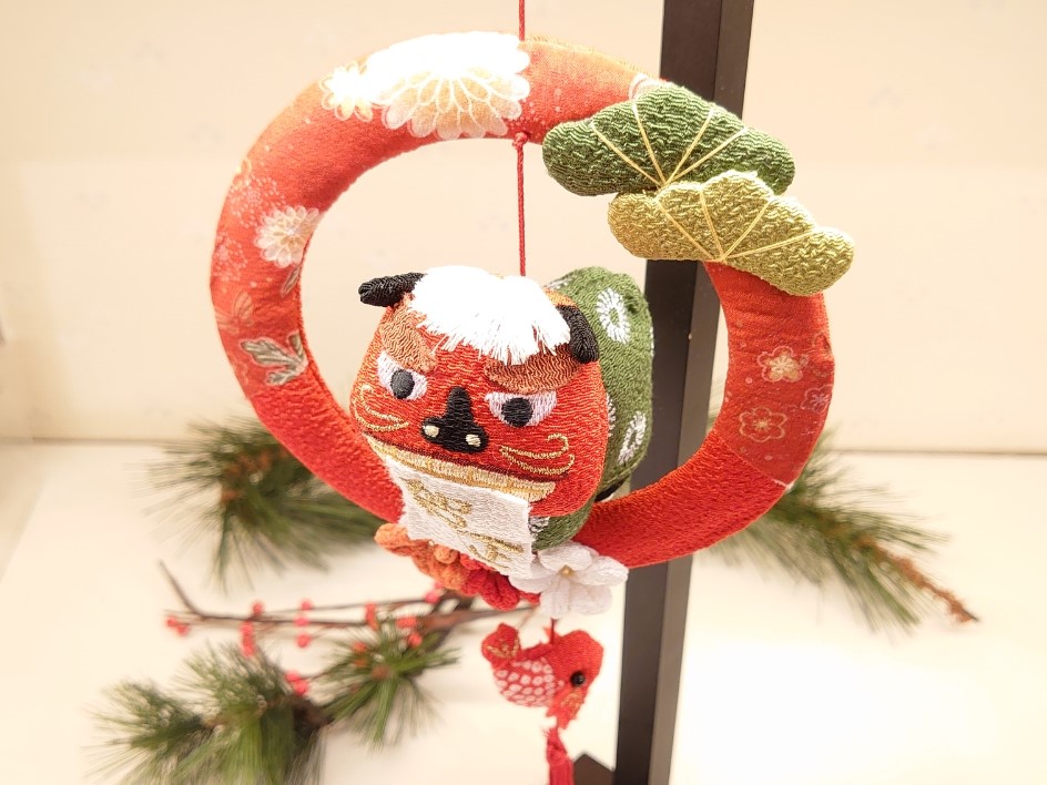 パクパク動く紙コップ獅子舞～お正月の手作りおもちゃ 1月の工作 保育士・幼稚園教諭のための情報メディア ほいくis ほいくいず