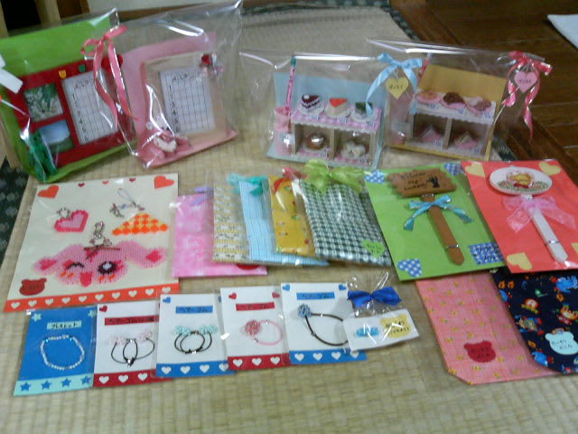 小学校、幼稚園のバザーで人気の手作りグッズと簡単な作り方ハンドメイドで楽しく子育て handmadebycue.com