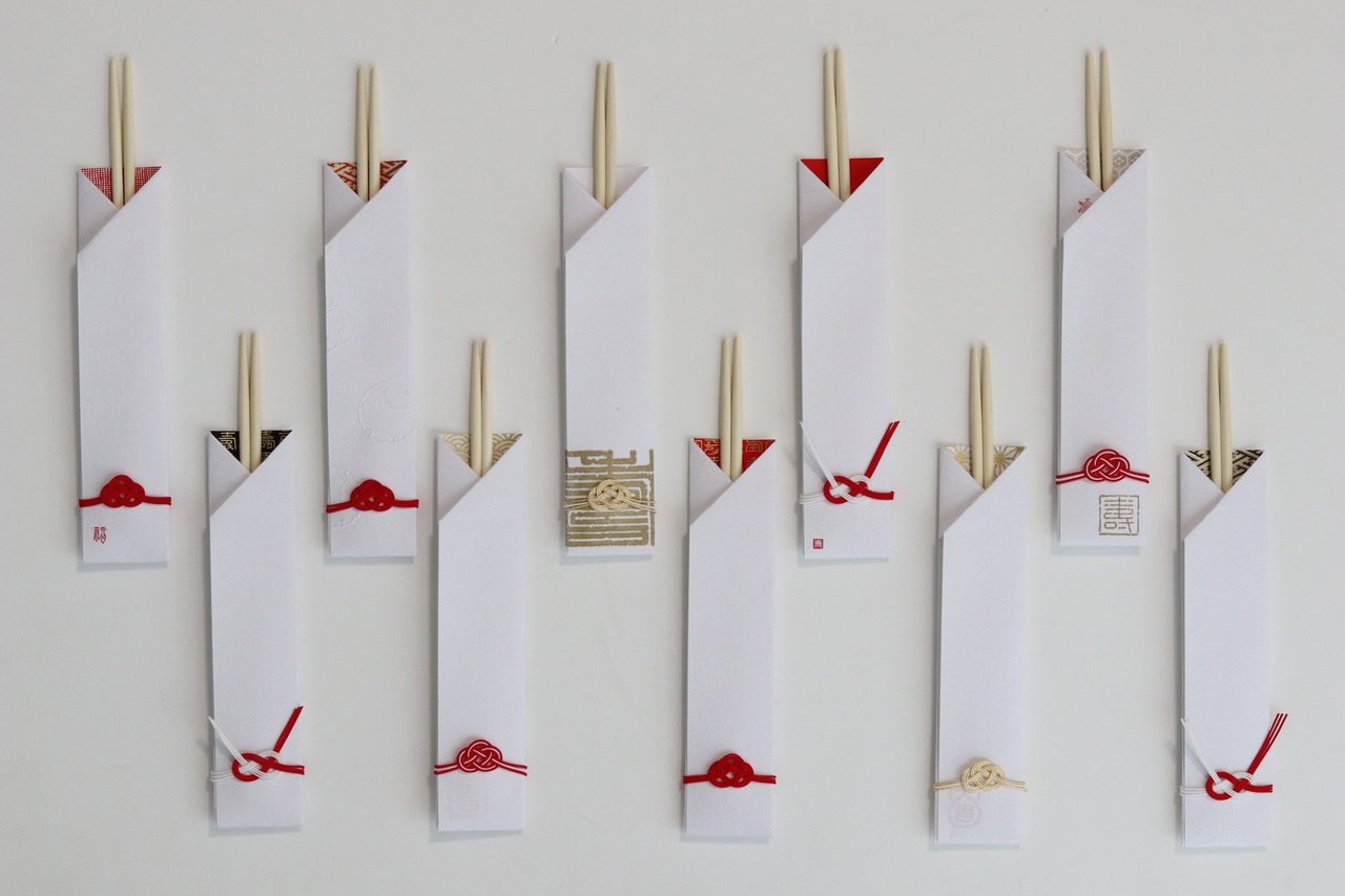 水引飾りを使った箸袋でおもてなしを表現宴席を華やかに演出