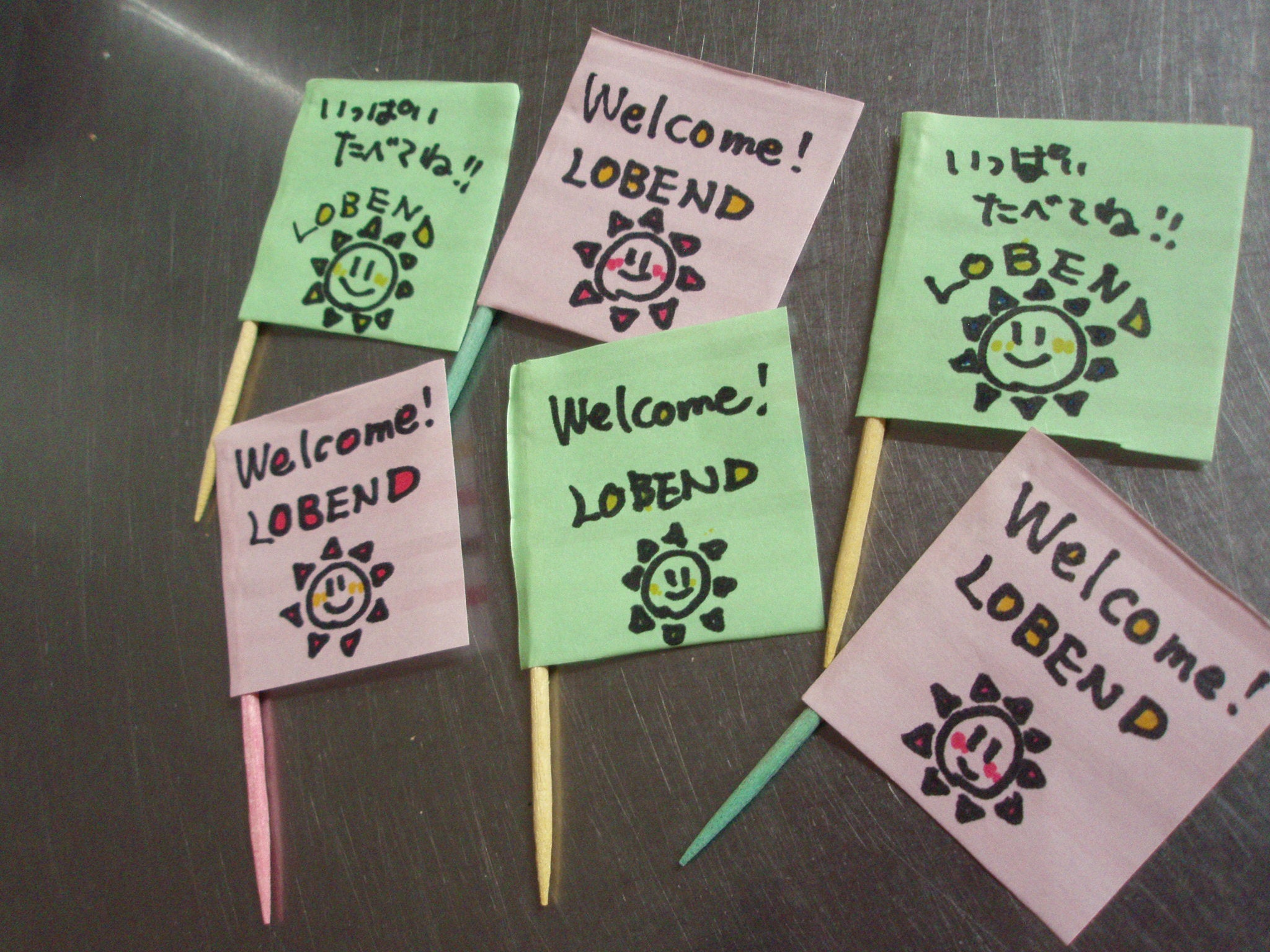 レシピ 1歳誕生日ご飯はお子様ランチ風離乳食。手作りの飾り付けでお祝い！ままとごはん