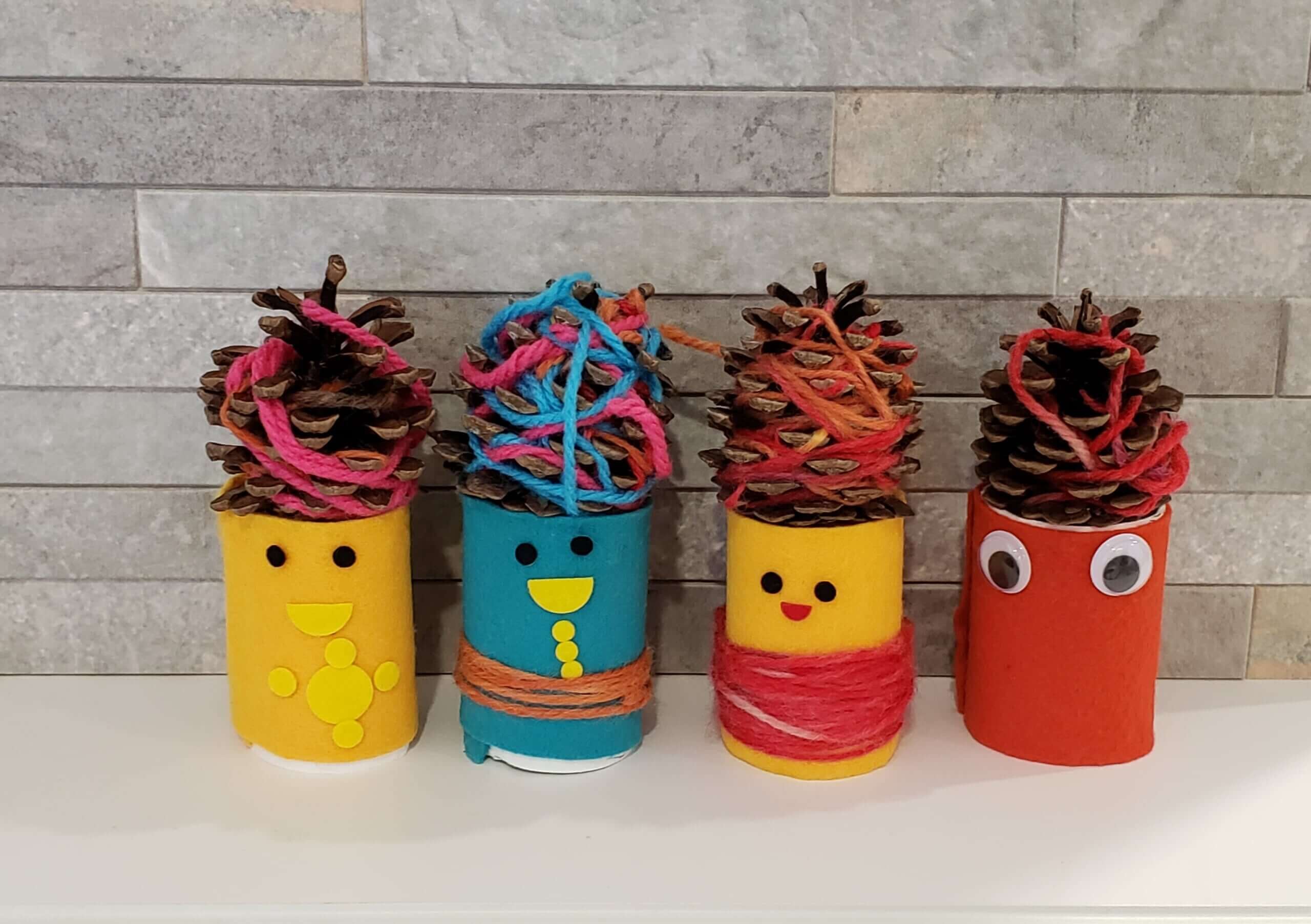 クリスマスシーズンに最適！どんぐりや松ぼっくりを使った簡単ハンドメイド♪キナリノ