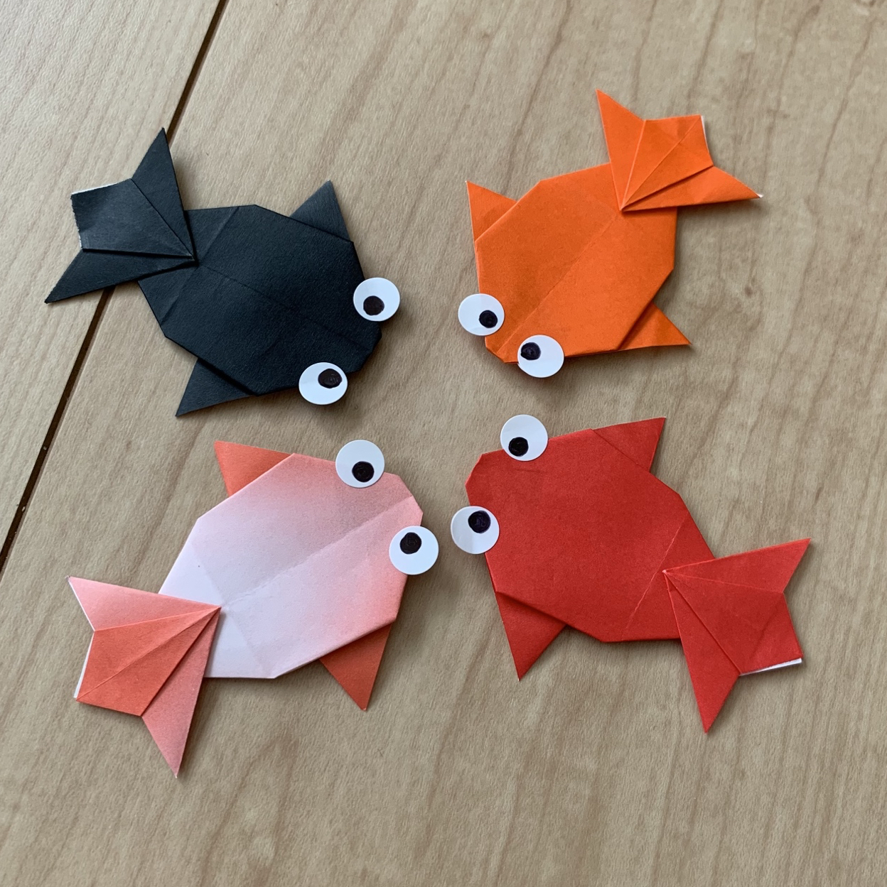 夏の折り紙 金魚の折り方子どもが一人で作れるかんたんレシピ保育士・幼稚園教諭のための情報メディア ほいくis ほいくいず