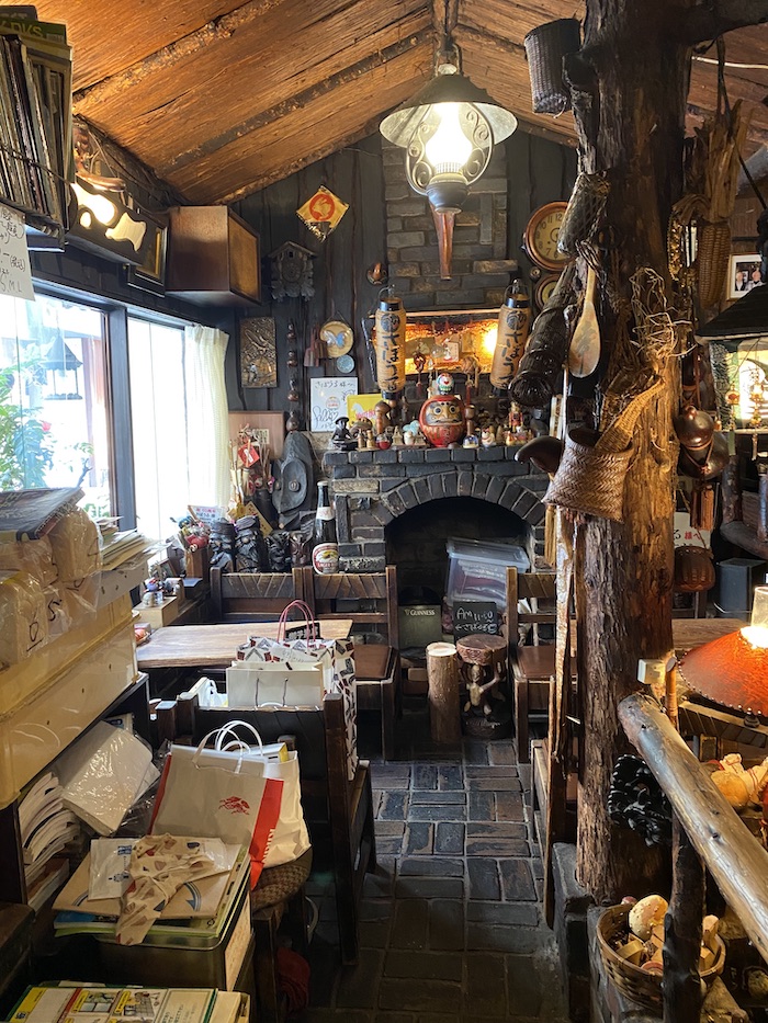 神保町グルメ 純喫茶「さぼうる」はやっぱり素敵な空間でした！！ファッション誌Marisol マリソル40代をもっとキレイに。女っぷり上々