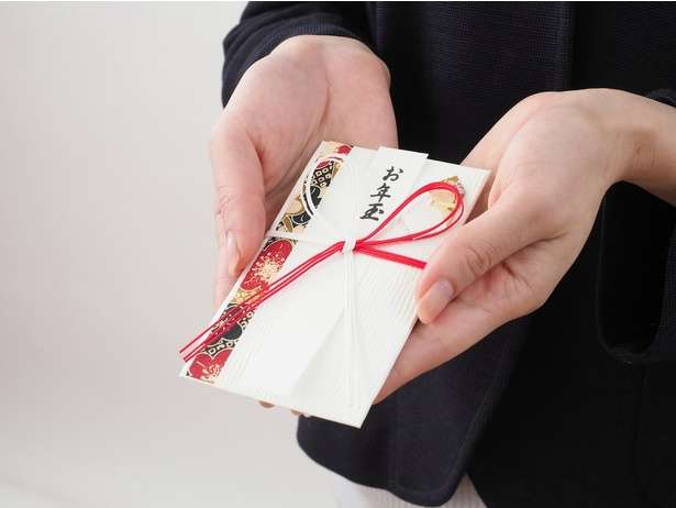 お正月前に大人はチェック お年玉のマナーをおさらい！ 名前書き方・お金の入れ方・金額の相場は？ポイント交換のPeX