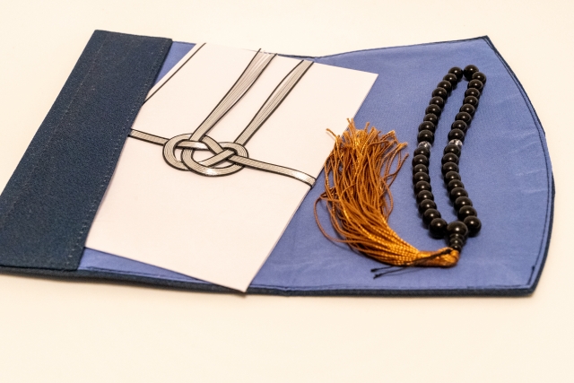 香典のお札の入れ方は？香典袋の書き方や渡すタイミングを解説小さなお葬式