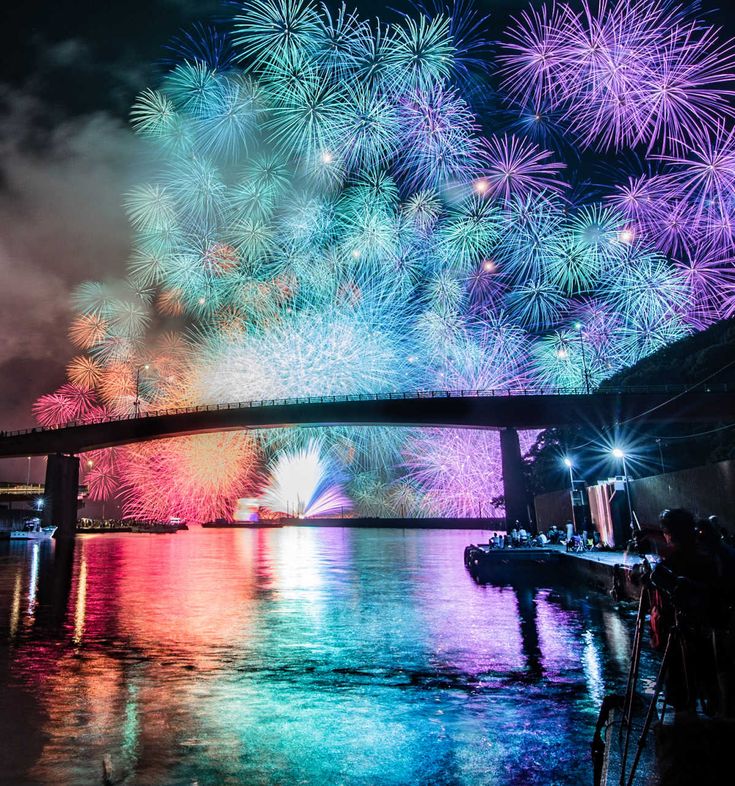 画像 カラフルな光が大阪の空を舞った『第28回なにわ淀川花火大会』レポート」の画像7 7SPICE - エンタメ特化型情報メディア スパイス