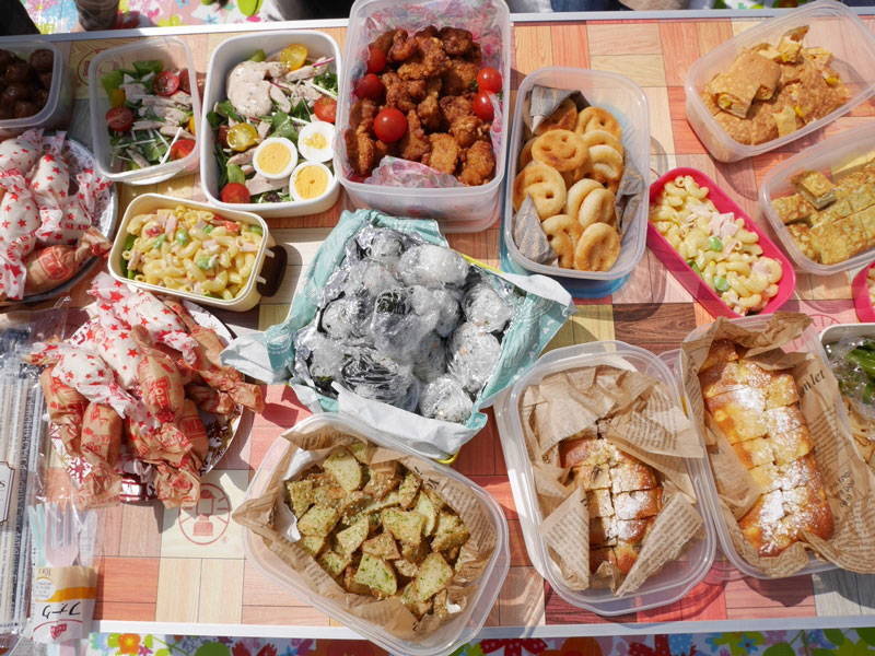 お花見の定番の食べ物は？年代問わずおすすめのメニュー6つ - お役立ち情報シェフくるマガジン