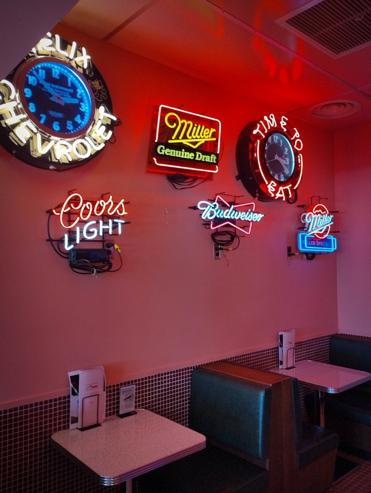 移転して一段と気合が入ったアメリカンダイナー : Soul Eyes