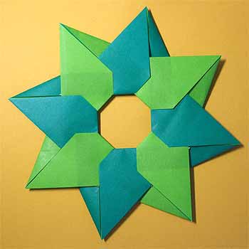 折り紙クリスマスリース