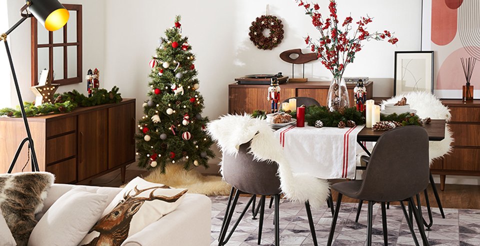 クリスマスツリー豪華なクリスマスツリーの飾り付き高濃密度クリスマス飾り部屋の休日の装飾屋内 屋外装飾 Taqry07 210cm12本セットクリスマス ペーパーガーランド おしゃれ クリスマス 雪だるま サンタ トナカイ ベル ハンギングスワール クリスマスツリー 飾り