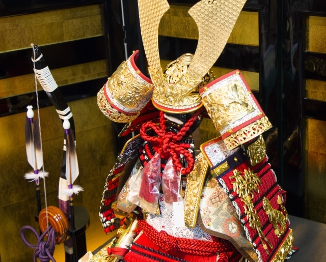 端午の節句に鎧兜や鯉のぼりを飾るのはなぜ？由来や飾る意味を節句人形専門店が解説します