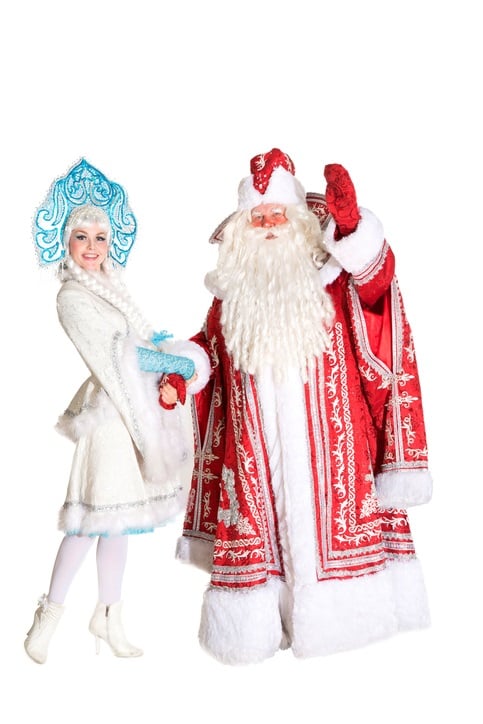 volga volga -ロシアのクリスマスクリスマスといえば世界中で12月25日と思われがちですが、ロシアのクリスマスは1月7日。6日の夜から7日にかけてお祝いをします。 また、ロシアのサンタクロースはジェド・マロース－寒波のおじさん 直訳 －と呼ばれ、必ず孫娘の