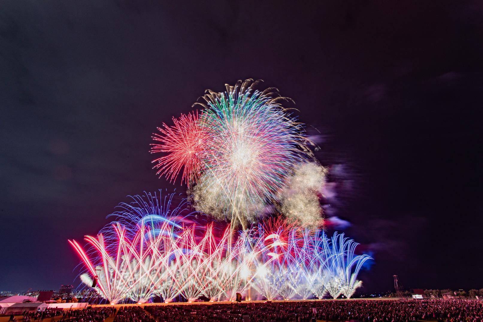 桜島と芸術花火2022 マリンポートかごしまにて3 19 土 開催