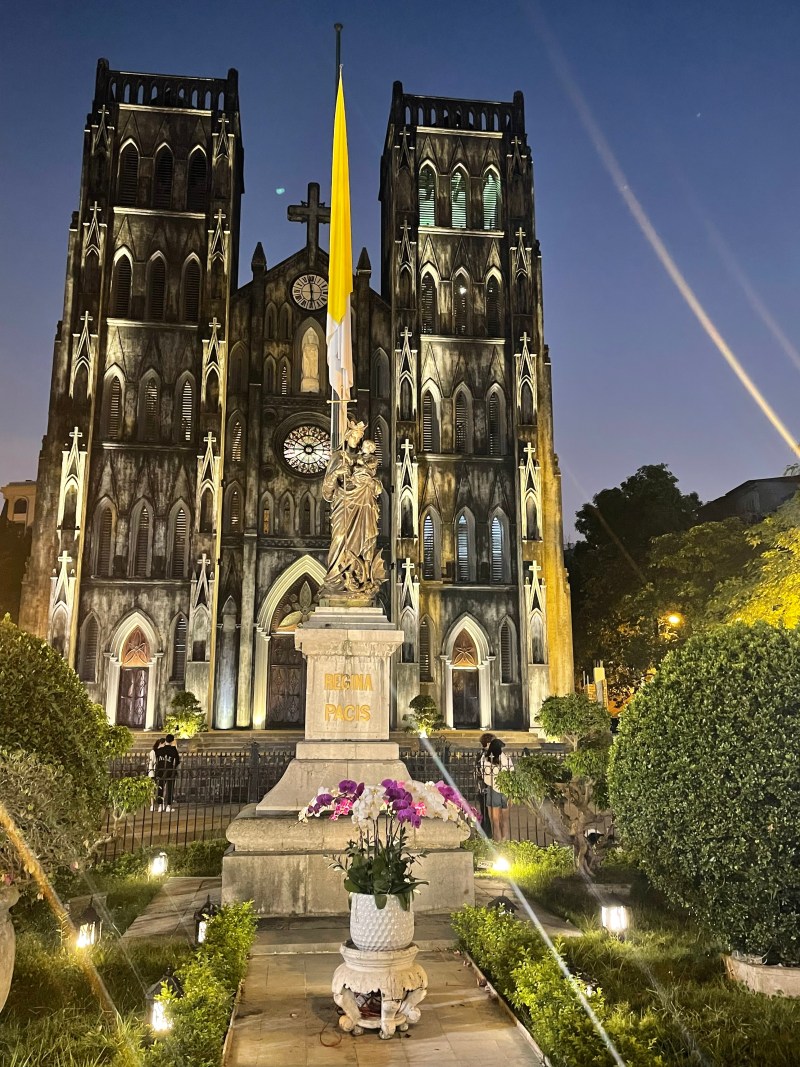 ハノイ市内のシンボル的存在 ハノイ大聖堂を散策してみた。～世界の歩き方～It's a Small World