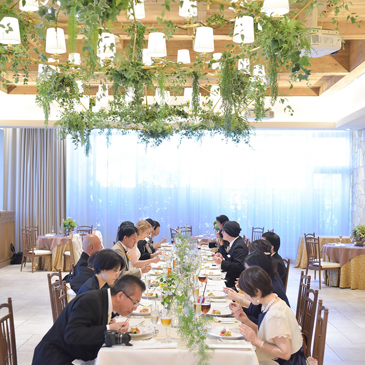 結婚式を華やかに―会場装花のコーディネイトと費用をおさえるポイント今どきウェディングの最新情報と結婚準備完全ガイド「Pridal