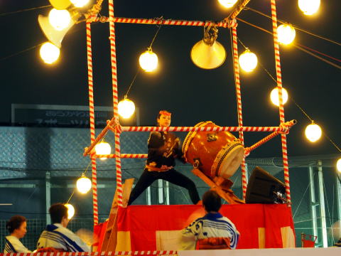 盆踊りをする人と動物達 お祭り・和太鼓・浴衣・ハッピ のイラスト素材61604287- PIXTA