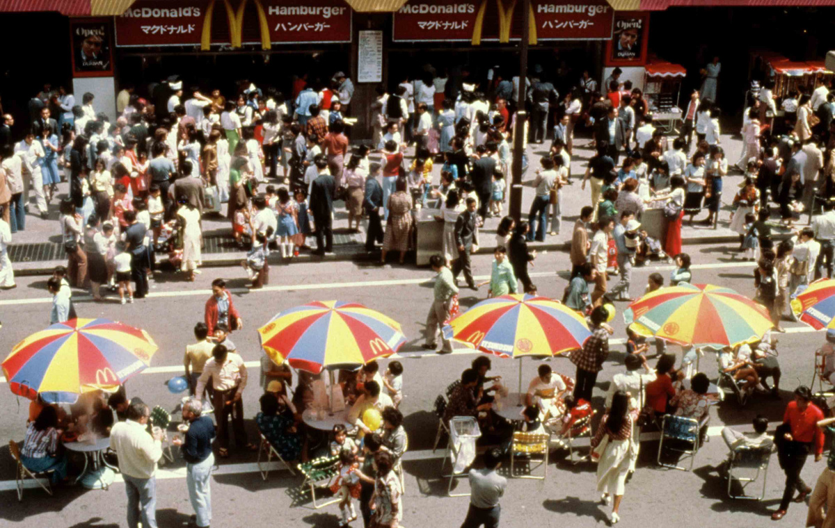 東京・銀座を全面歩行者天国に 15年後目標、丁寧な合意形成のモデル - 日本経済新聞