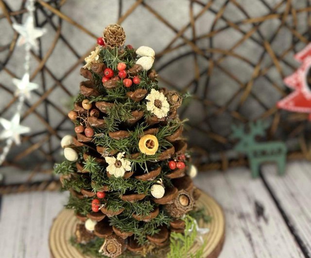 クリスマスリースに松ぼっくりを必ず飾る理由は！60代から理想の人生を満喫✨ 神様パワーで輝くお花のある暮らしの小黒佐和子